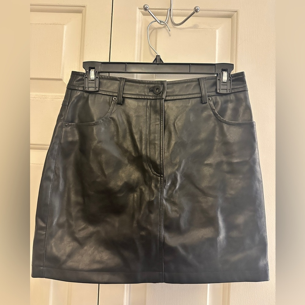 Black Mini Pencil Skirt